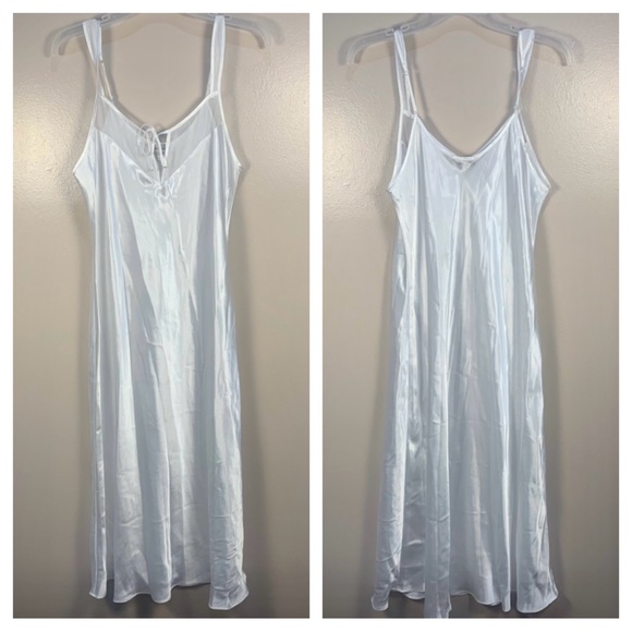 Vintage Dresses & Skirts - VTG Jones New York Satin Full Length Slip Dress Chemise